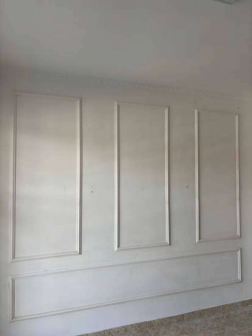 Home office com boiserie — Campolim