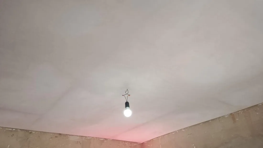 Detalhe de acabamento em gesso